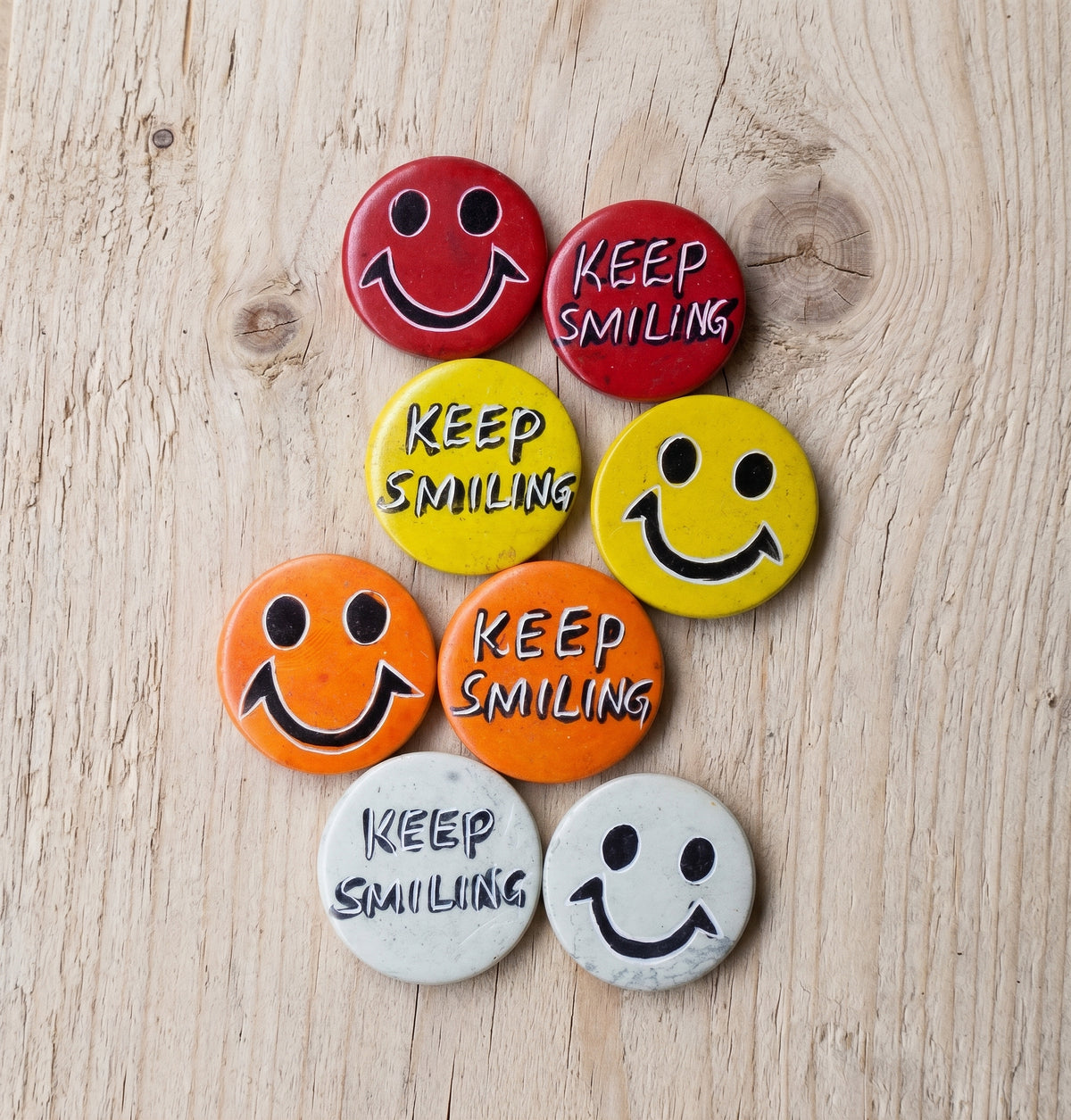 speckstein button keep smiling rot orange weiß gelb kenia handarbeit